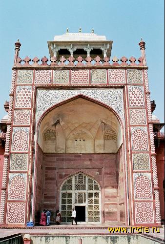  (Sikandra) -    (Akbar) 