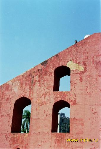     (Jantar Mantar) 