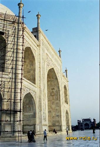   (Taj Mahal) 